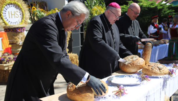 Bp Janusz Mastalski w czasie dożynek w Więcławicach Starych o czterech koniecznych „zgodach”, aby być bliżej Pana Boga i drugiego człowieka