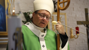 Kard. Grzegorz Ryś do mieszkańców Domu Pomocy Społecznej Caritas Archidiecezji Krakowskiej w Biskupicach: Pamiętajcie, że jesteście potrzebni